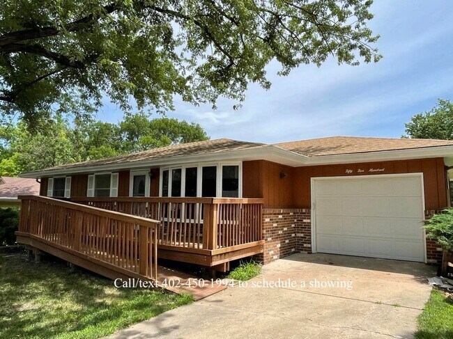 Building Photo - 5500 Stonecliffe Dr