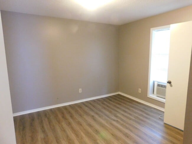 Building Photo - 1524 MS-4