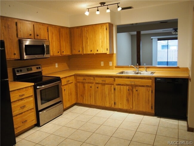 Foto del edificio - 210 Talmage Ave