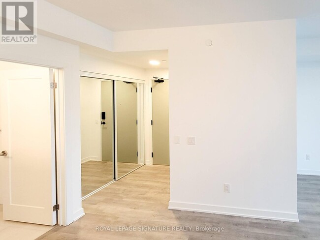 Building Photo - 5105 Hurontario St