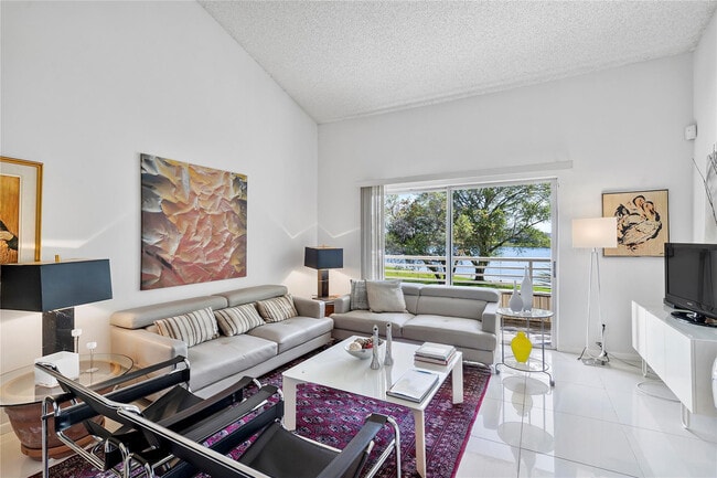 Foto del edificio - 3457 NW 44th St