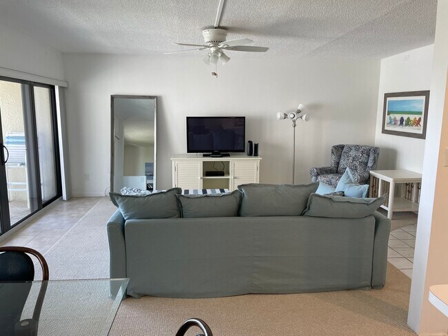 Living Room - 4501 S Atlantic Ave
