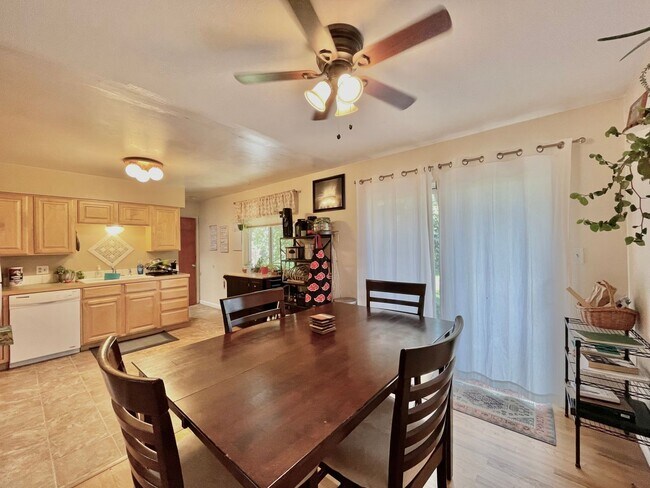Foto del edificio - Partially Remodeled Home in Prime Fort Col...