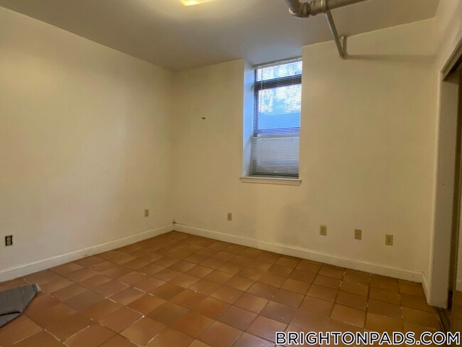 Building Photo - 27 Egremont Rd