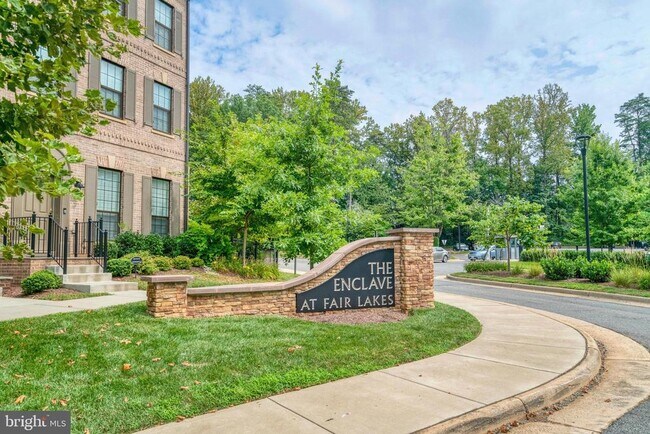 Building Photo - 4420 Fair Lakes Ct