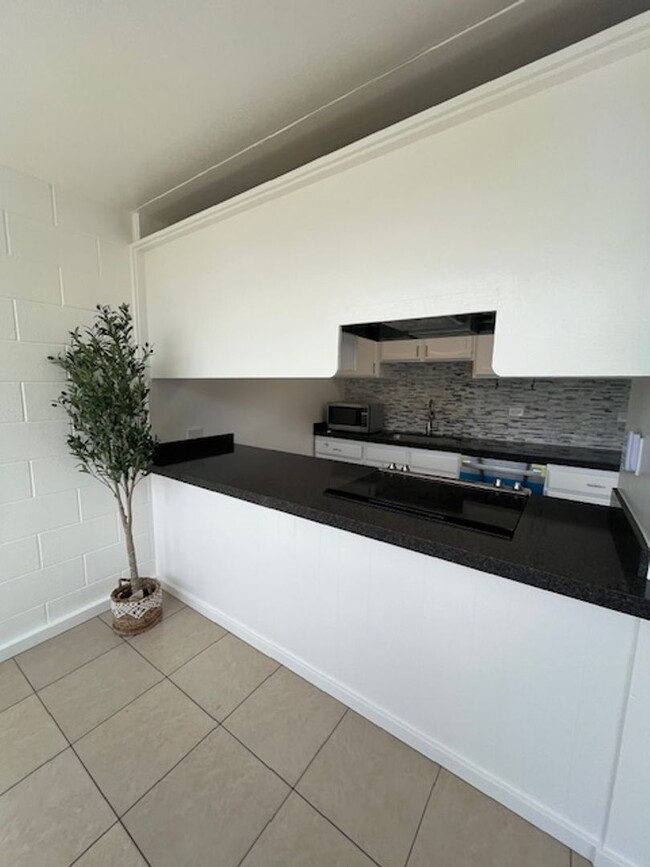 Foto del edificio - Mililani Town 2 bed/1 bath Apartment