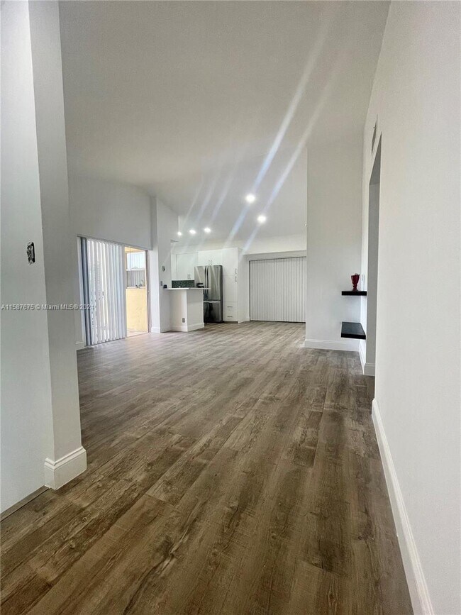 Photo - 7610 Westwood Dr Apartment