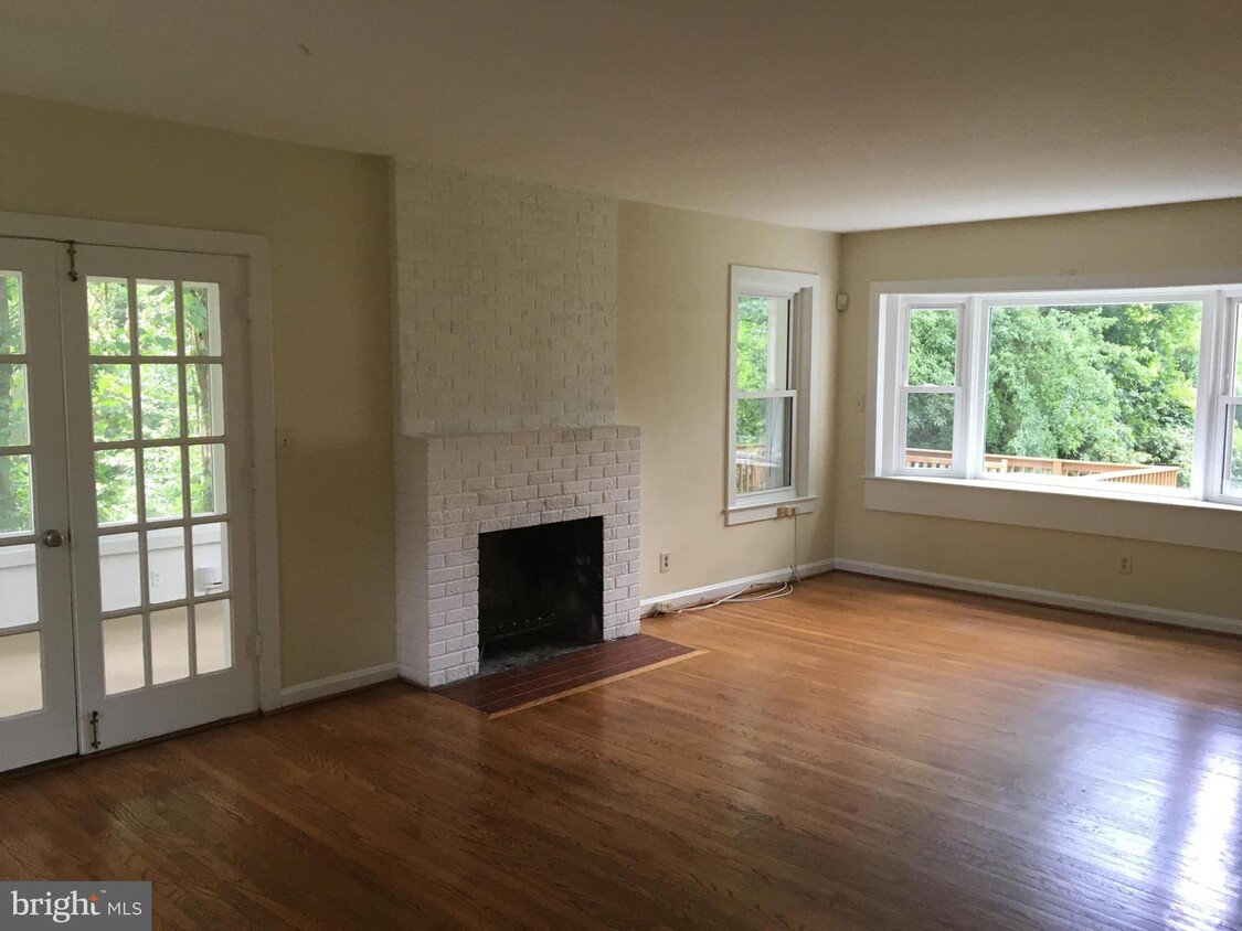 Foto principal - 881 Dolley Madison Blvd