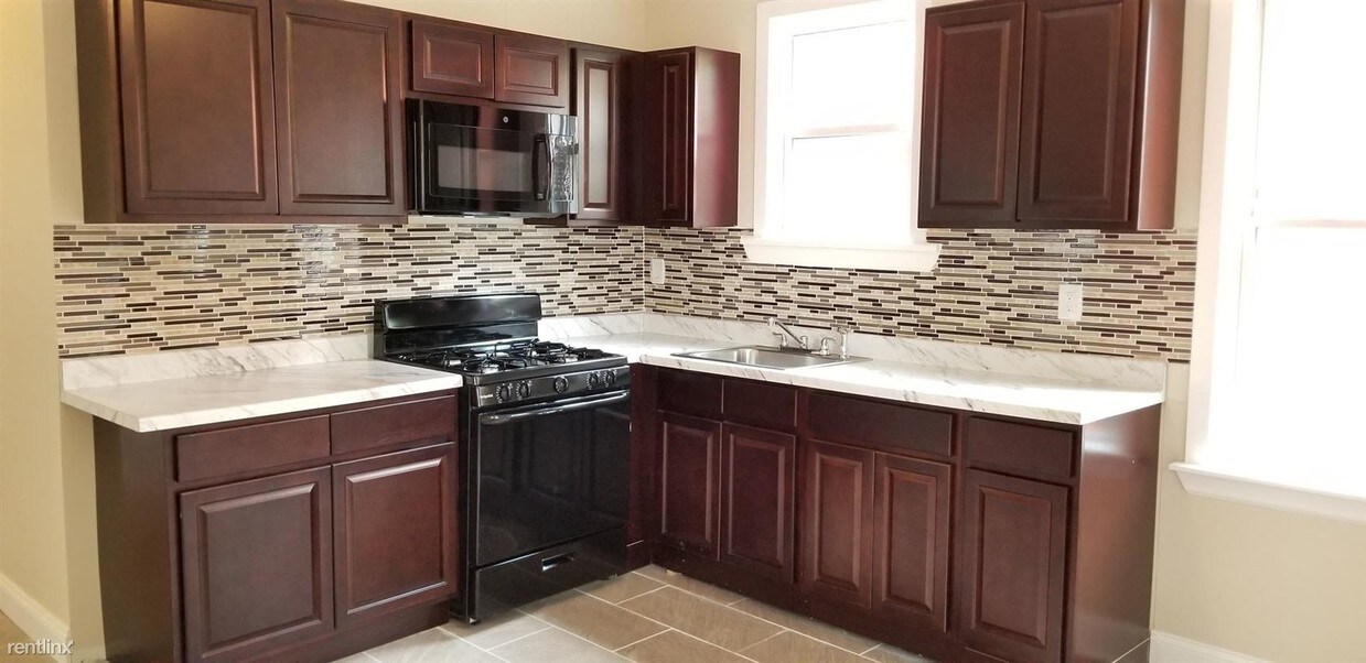 4 br, 1 bath - 464 Avon Ave Apt 1 - 4 br, 1 bath  - 464 Avon Ave Apt 1