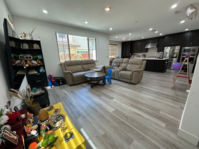Foto del edificio - Beautiful 3 Bedroom, 2.5 Bath Mountain House Home.