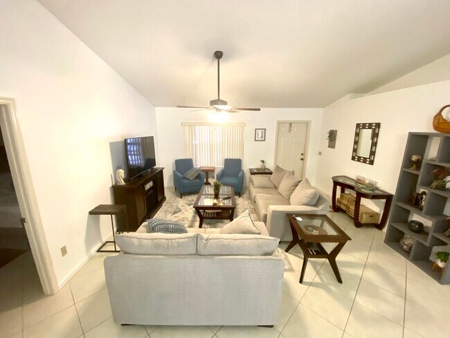 Foto del edificio - 1136 Mulberry Pl