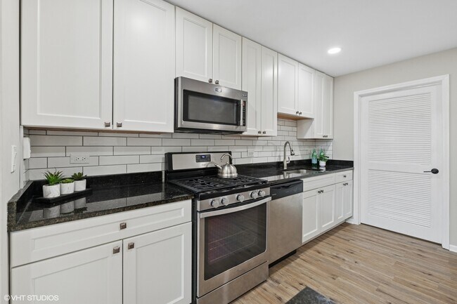 Building Photo - 1048 Courtland Dr