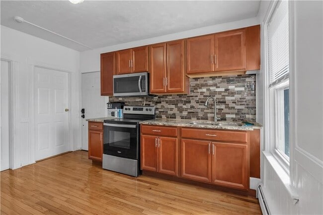 Building Photo - 48 Kenwood St