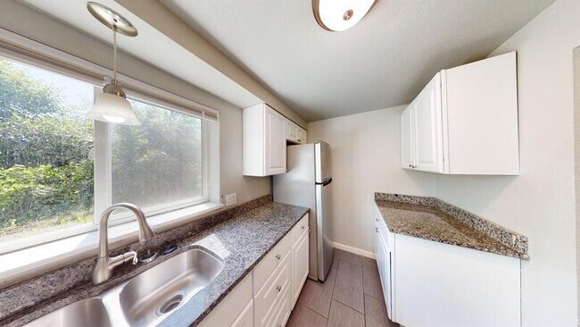 Foto del edificio - 333 Bonnie Ct