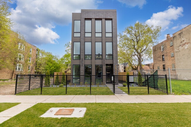 Foto del edificio - 5921 S Calumet Ave