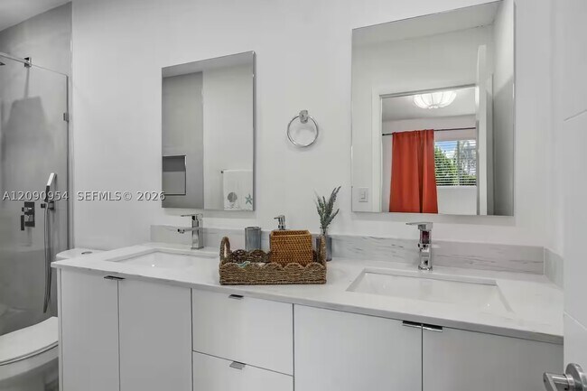 Foto del edificio - 2784 NE 30th St