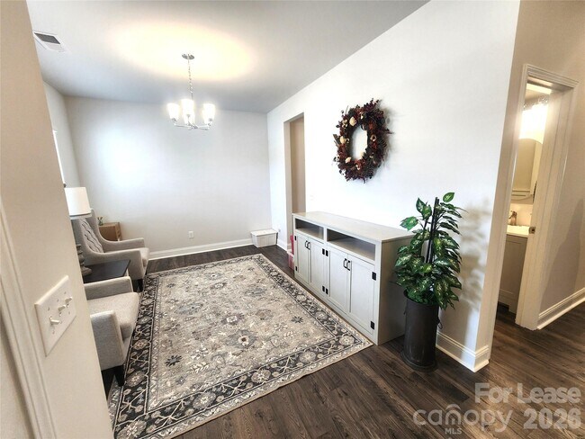 Foto del edificio - 4005 Puddle Pond Rd