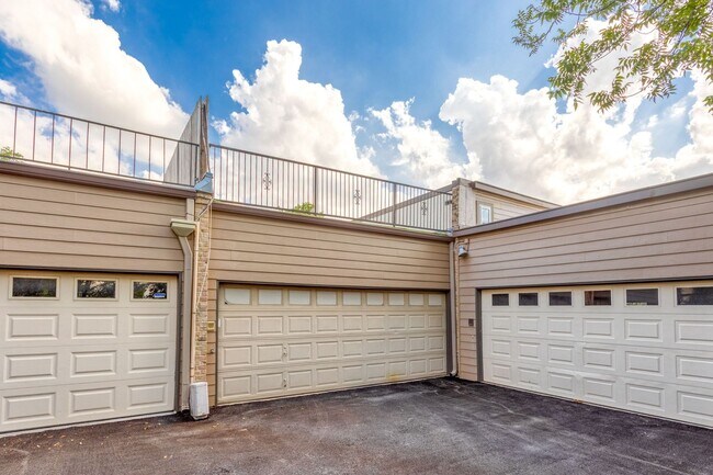 Foto del edificio - ALAMO HEIGHTS  |  TOWNHOME  |  REMODELED  ...