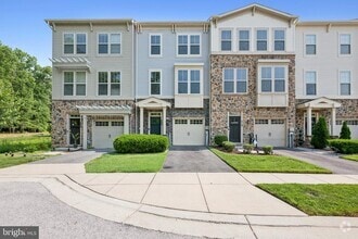 Building Photo - 220 Tanner Ln