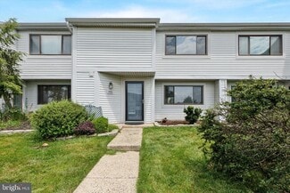 Building Photo - 102 Revere Dr