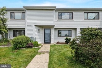 Building Photo - 102 Revere Dr