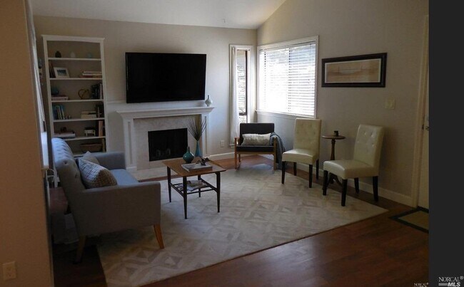 Building Photo - 130 Cypress Pl