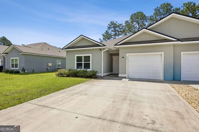 Building Photo - 326 Gary Cir