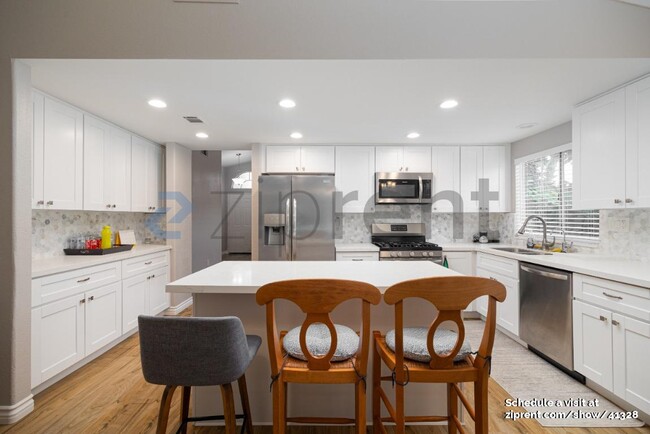 Building Photo - 9453 Stargaze Ave