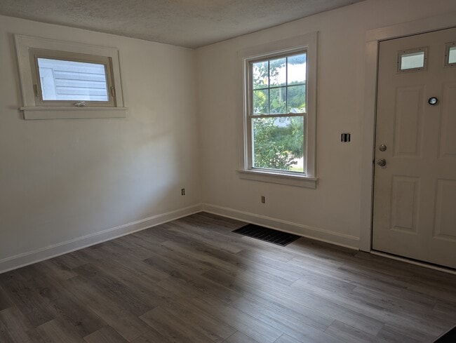 Building Photo - 1228 Gilbert St