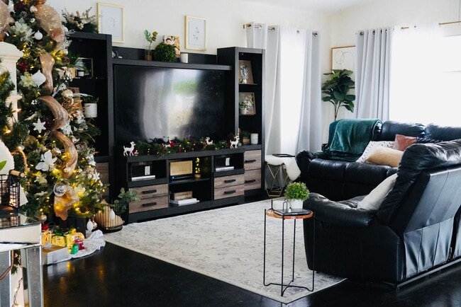 Photo - 4 Bedroom, 3 bath house in Ewa Beach