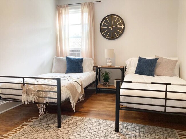 Foto del edificio - 905 Hill St