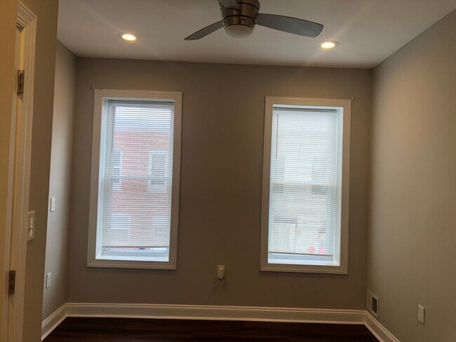 Foto del edificio - Beautiful 2 full bathroom (2)1/2 bathroom 2 bedroom townhouse in Baltimore City