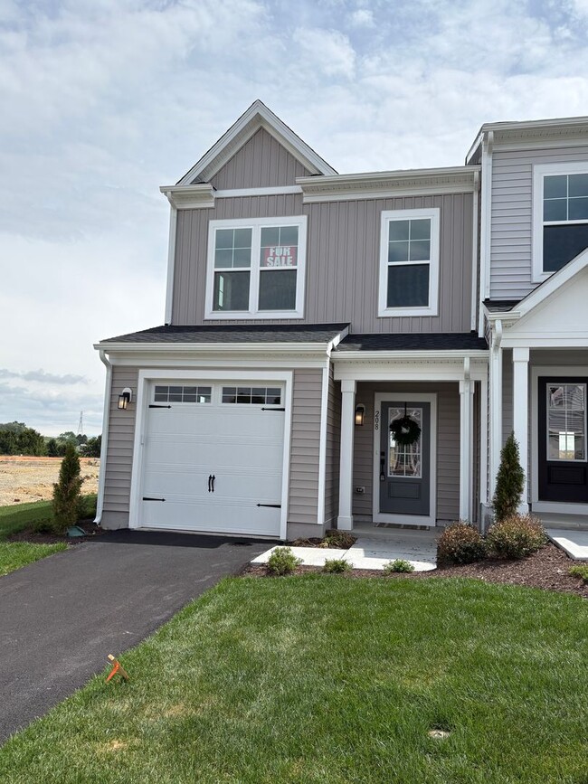 Building Photo - 208 Scarlet Maple Ln