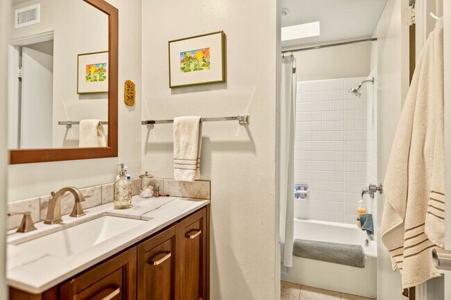 Foto del edificio - 46750 Mountain Cove Dr