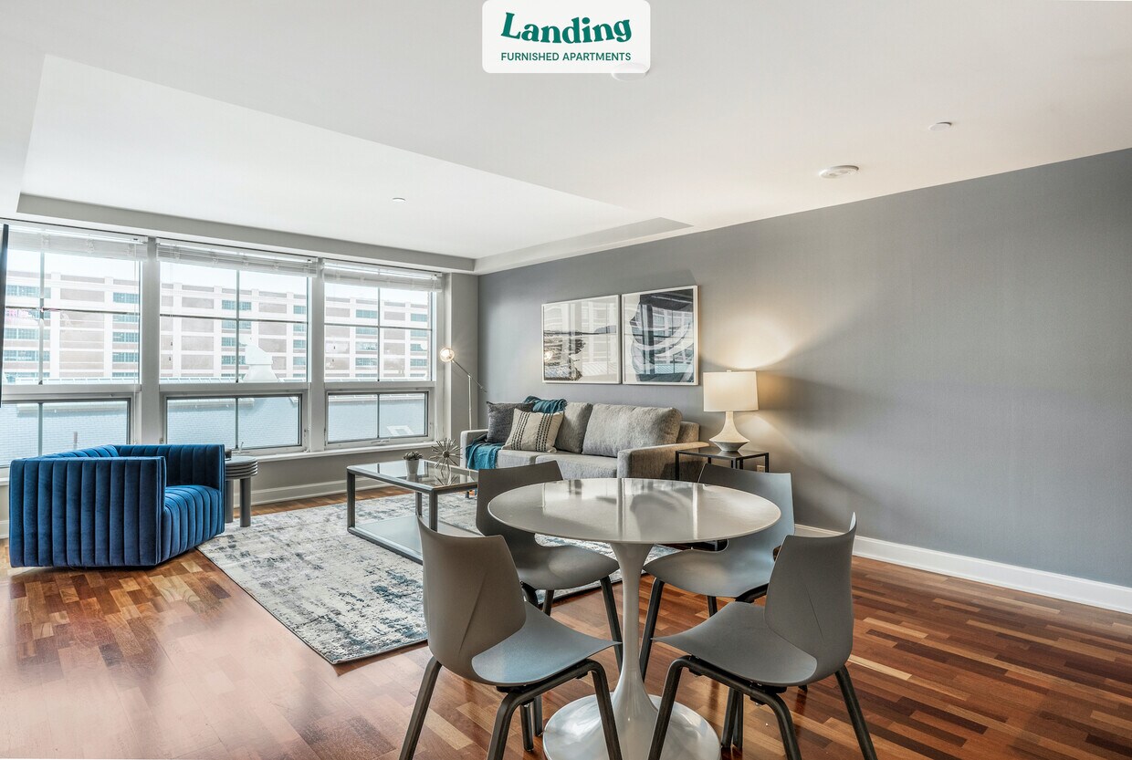 Foto principal - 1288 E Hillsdale Blvd
