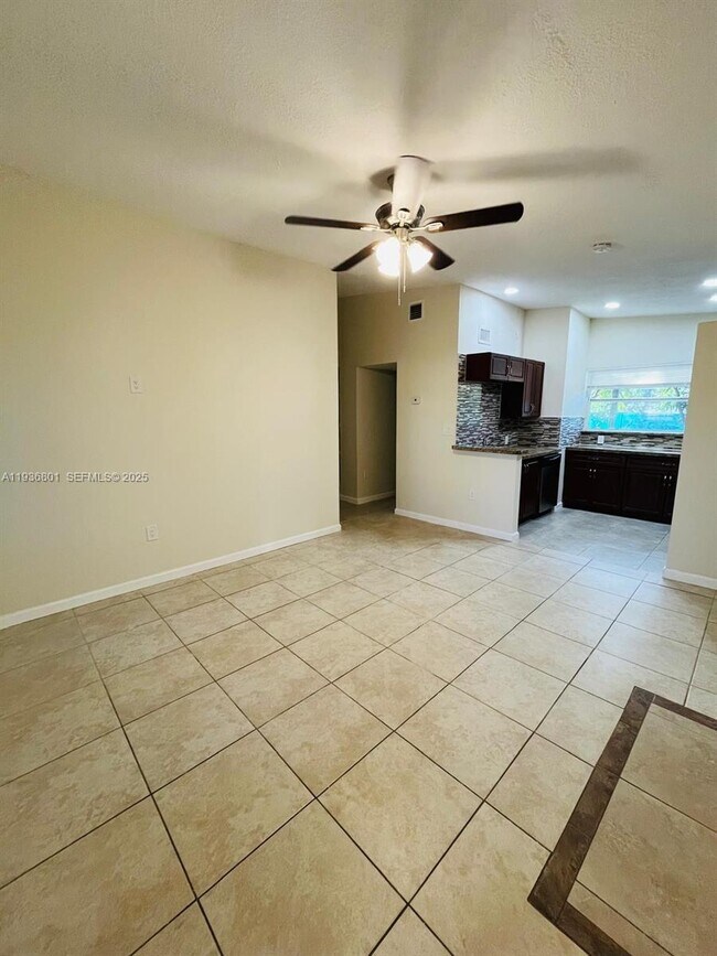 Building Photo - 501 Carolina Ave