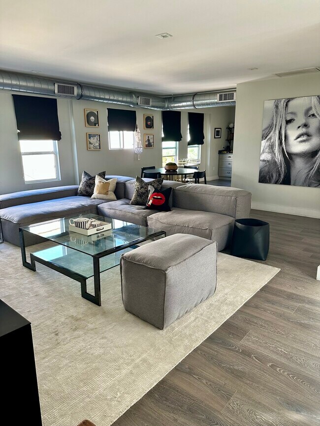Foto del edificio - 6202 W 6th St