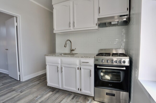 Building Photo - 4901 Murphy Pl