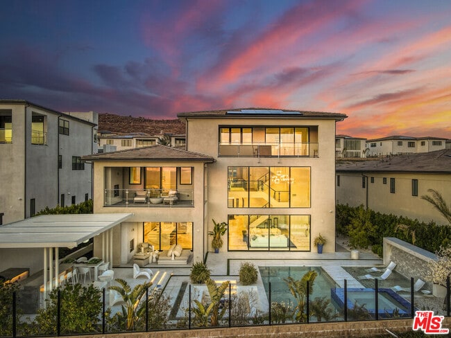 Foto del edificio - 20312 Willoughby Ln