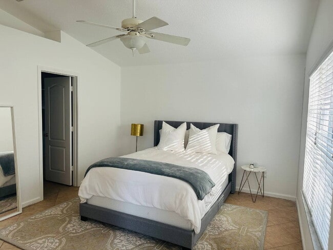 Building Photo - "Charming 3-Bedroom Oasis with 2 Full Baths in Riverview – Your Ideal Home Awaits!"