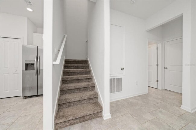 Building Photo - 3330 Laurent Lp