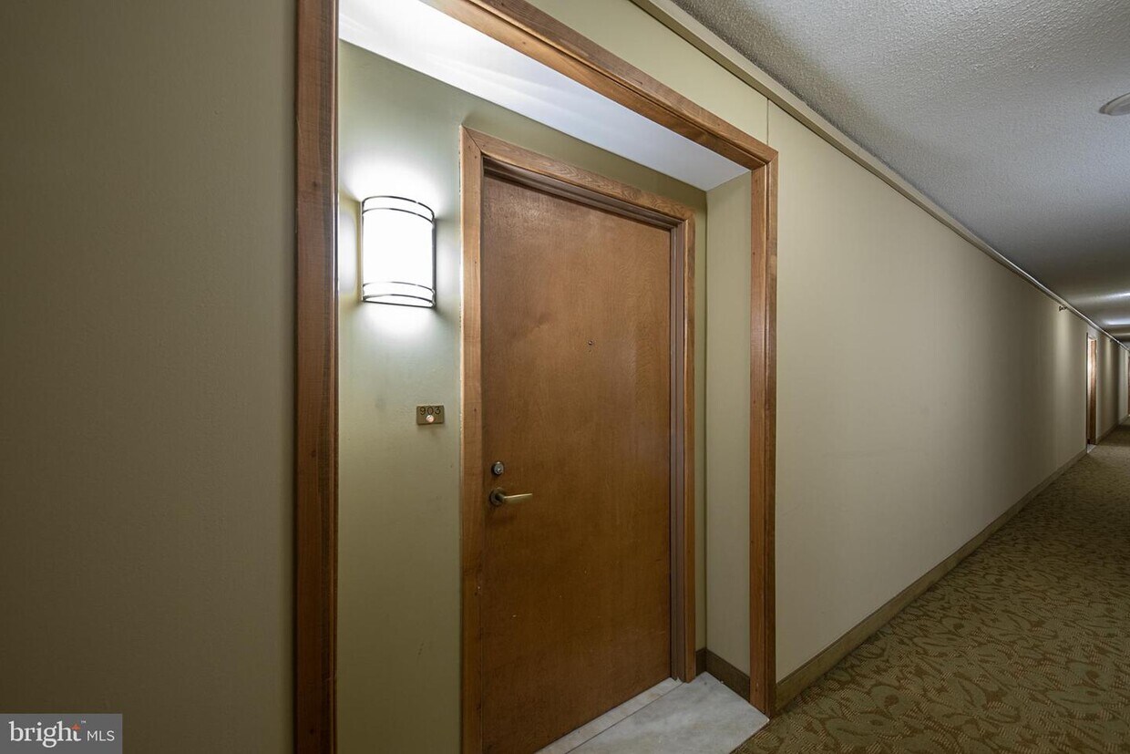Foto principal - 5505 Seminary Rd