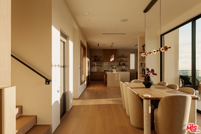 Foto del edificio - 1511 Skylark Ln