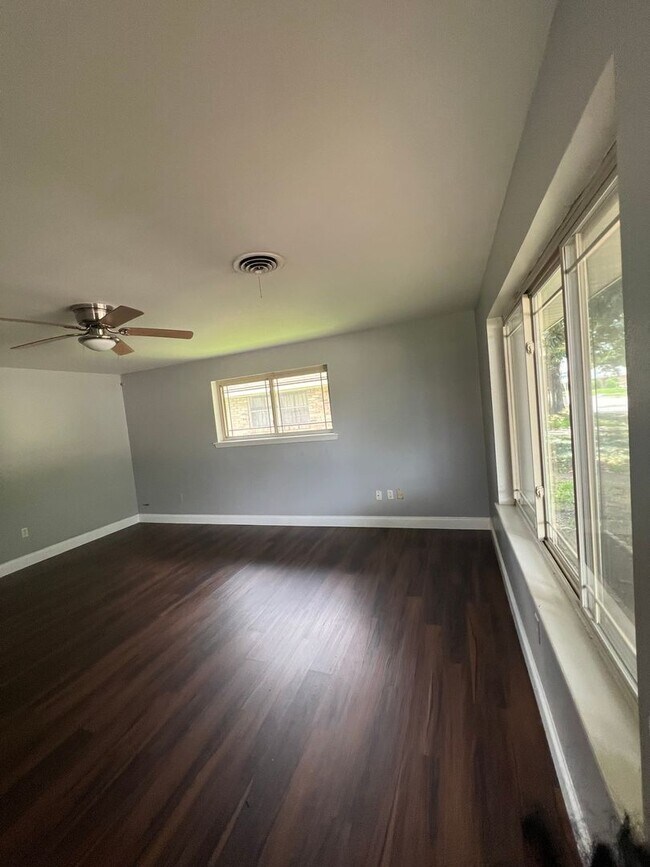 Building Photo - Pending——————-  WARNING!!!!! WE ARE NOT LI...