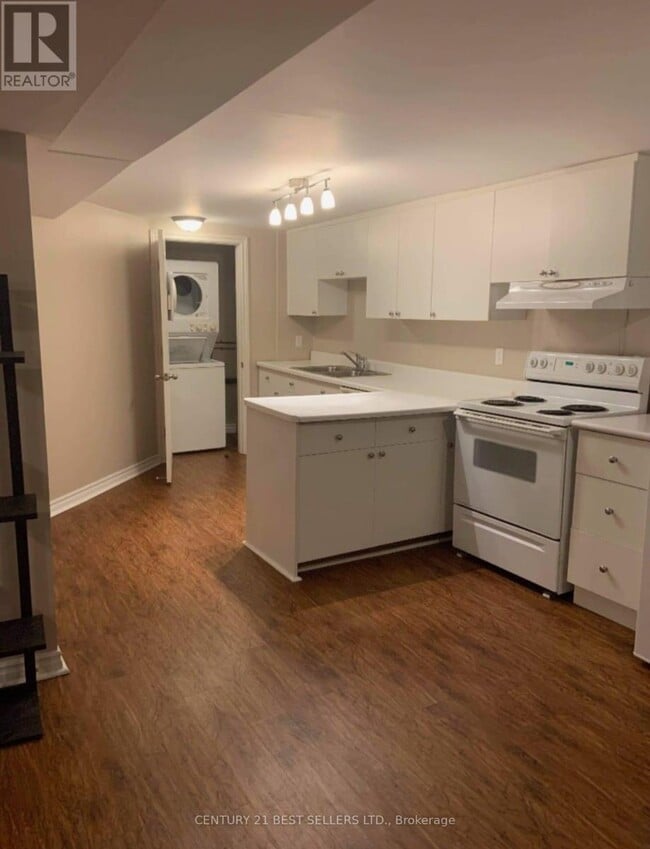 Building Photo - 1975 Fairport Rd