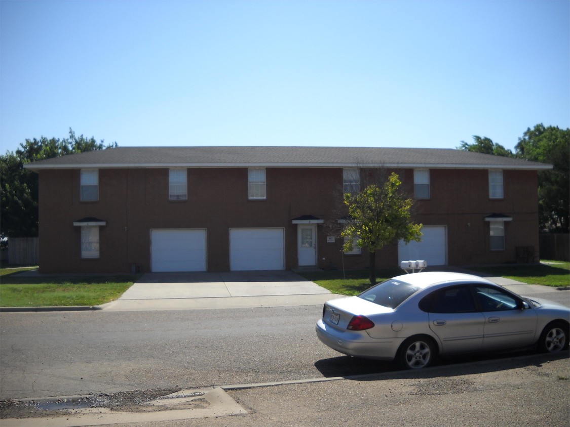 Building Photo - 901 29th St