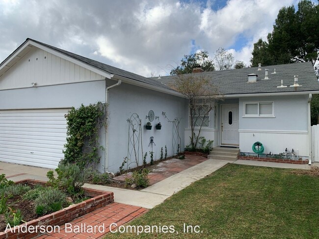 Building Photo - 3 br, 2 bath House - 9967 Cabanas Ave