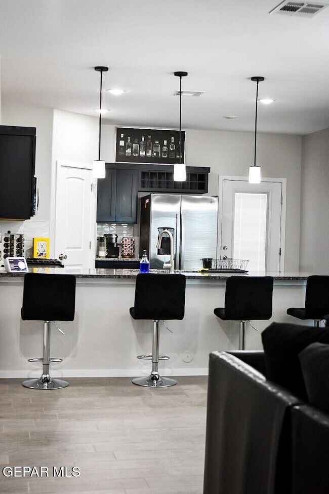 Foto del edificio - 13844 Vicki Brewer Ave