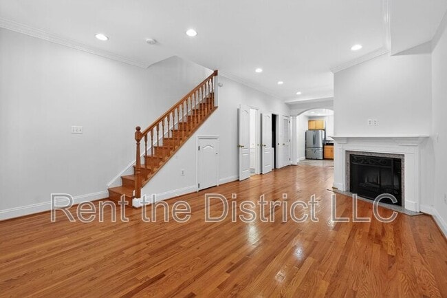 Photo - 902 13th St NE House