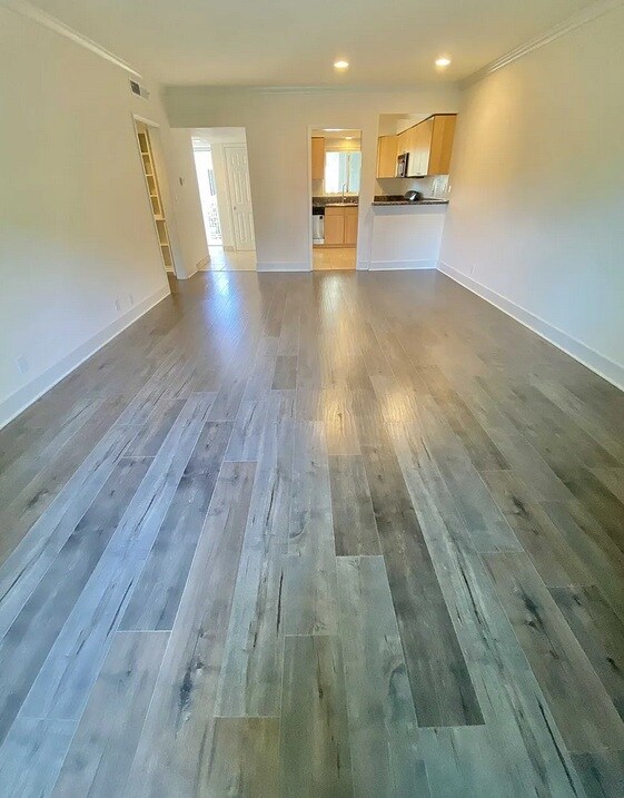Foto del edificio - 5302 Comercio Ln